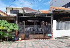 RUMAH DI JALAN TANAH KALI KEDINDING, KENJERAN, SURABAYA
