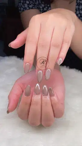 Dibutuhkan Nailist + Eyelashes therapist