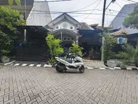 Rumah Siap Huni Lokasi Strategis di Ketintang Surabaya Selatan