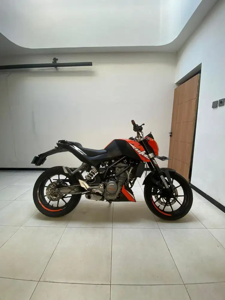 JUAL KTM DUKE 200