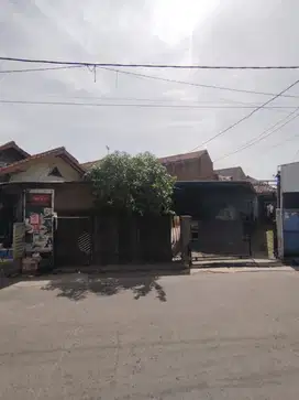 Rumah dan Kost Sangat Strategis dekat ke Jalan Kopo Raya di Manglid