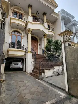 Dijual Rumah PIK 1 Walet Elok Posisi Boulevard 3 Lantai Hadap Selatan