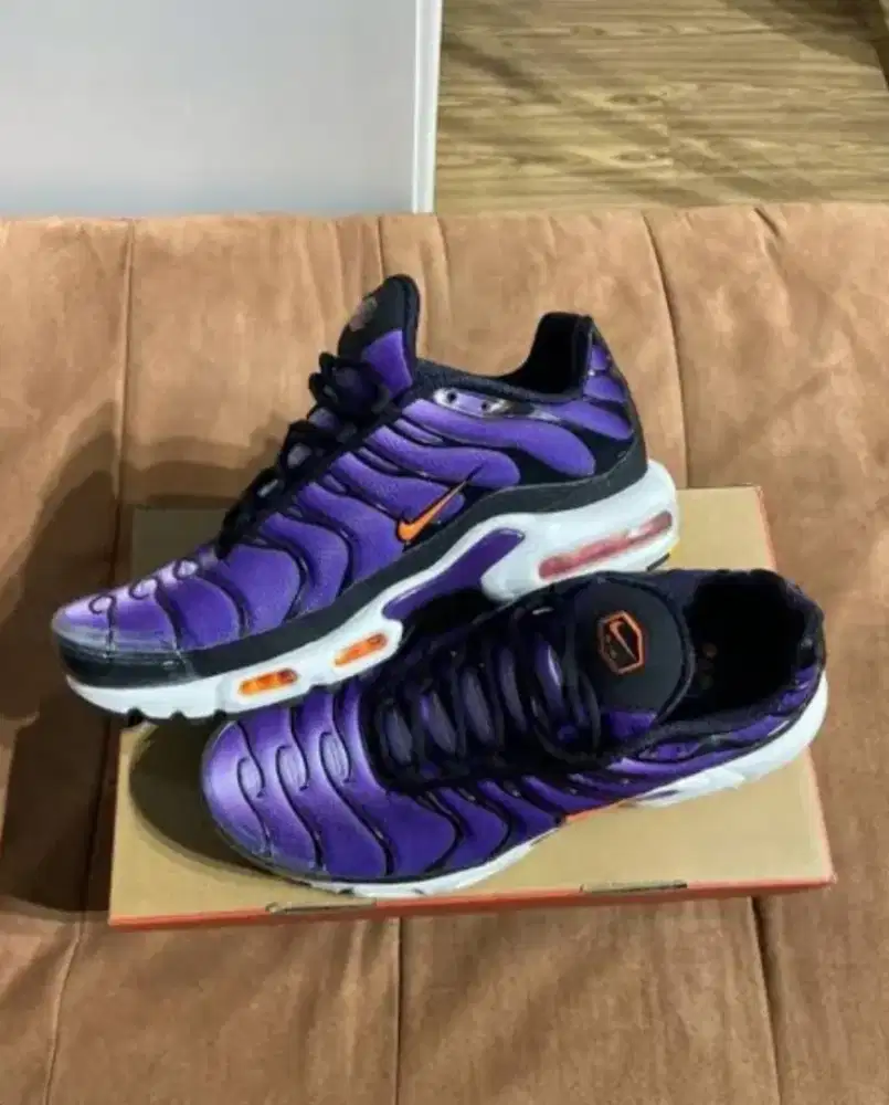 Jual sepatu Nike tn size 43