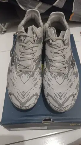 Mills Troya Sepatu Futsal