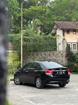 KM 106rb HONDA CITY E AT 2010