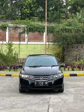KM 106rb HONDA CITY E AT 2010