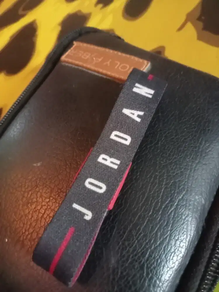 Gelang jordan merah hitam
