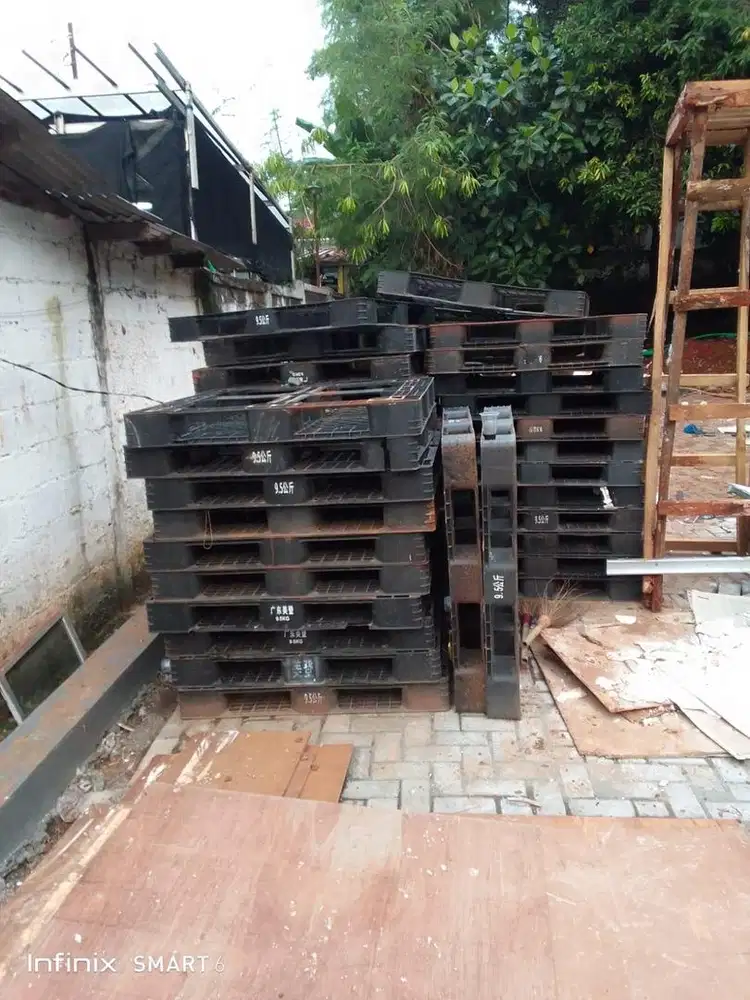 Palet plastik / pallet