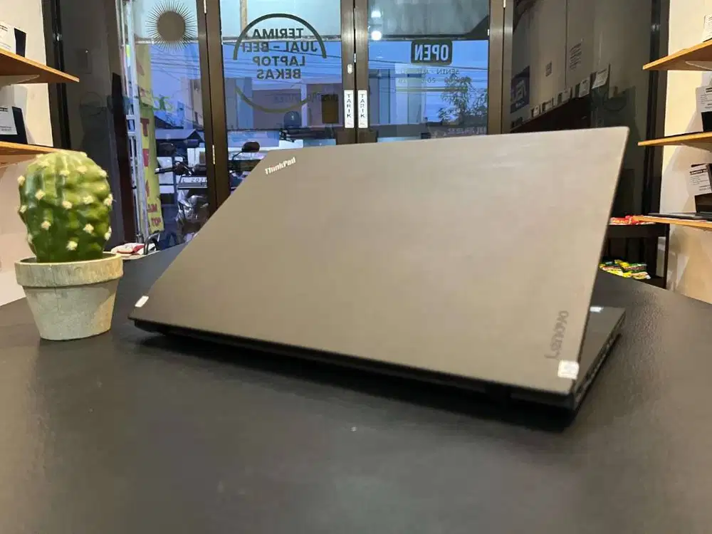 LENOVO THINKPAD T460 // COREi5 // GEN6 // SSD 240GB