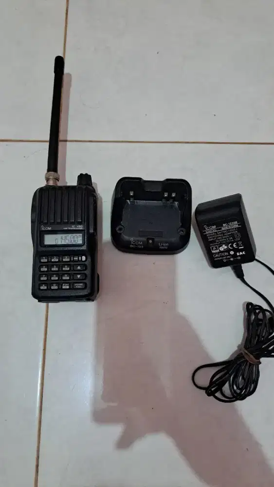 HT Merk ICOM V 80