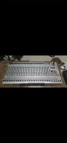 Mixer Behringer eurodesk SL 3242FX PRO