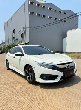 Honda Civic turbo ES TC sedan TDP 30 juta aja