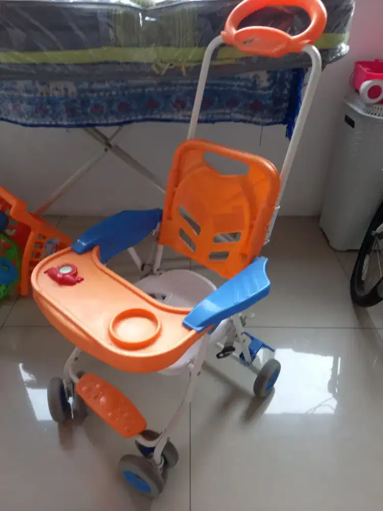 Kursi Roda/Kursi Makan Bayi Family