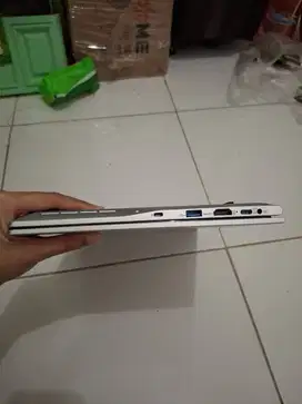 LAPTOP SECOND BARU PAKAI 2 BULAN MEREK ACER ASPIRE LITE