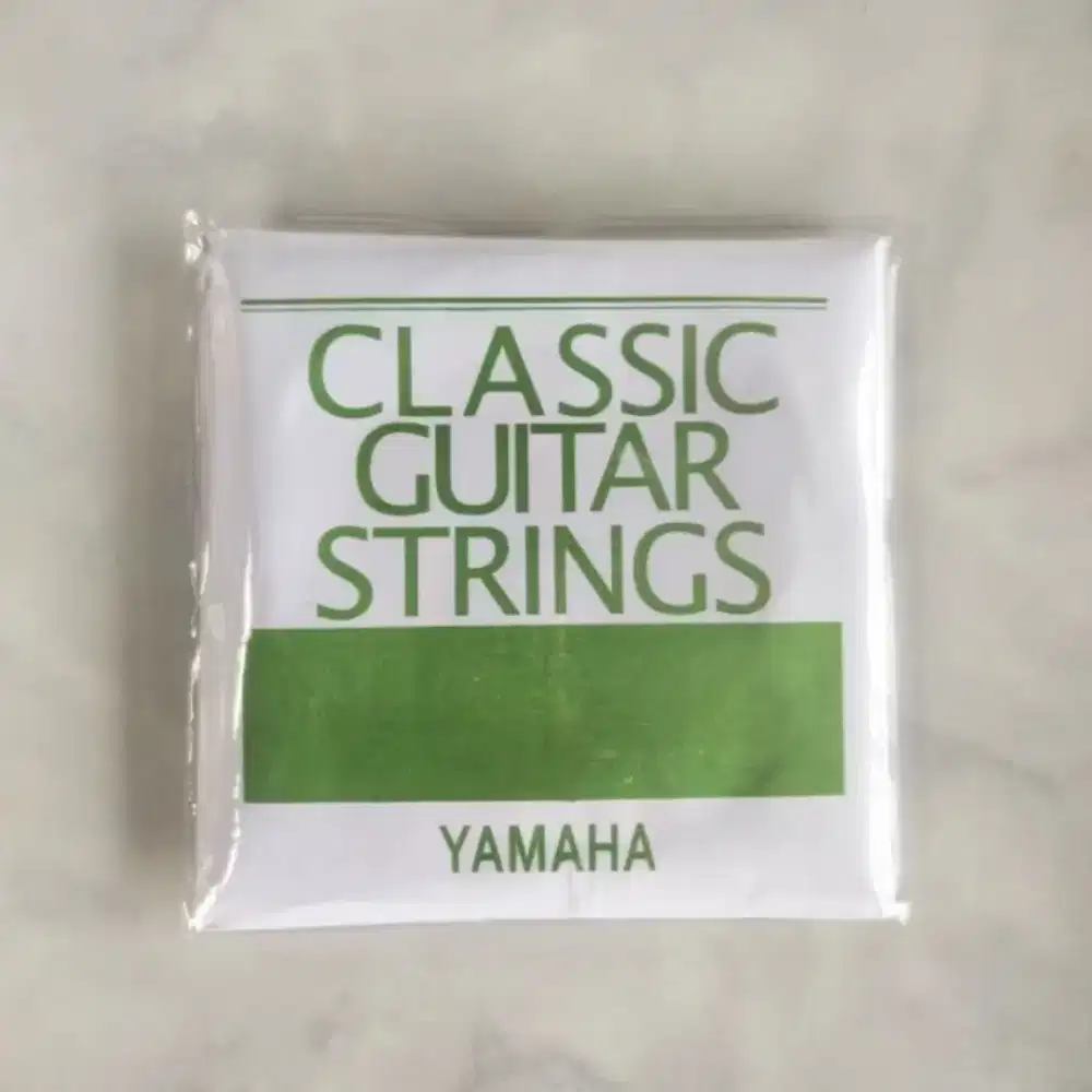 1 SET Senar gitar klasik nylon merk YAMAHA