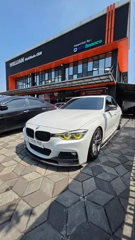 BMW 330I F30 A/T 2016