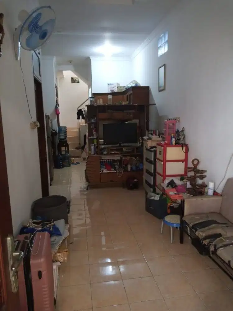 RUMAH MINIMALIS PADEMANGAN UK 5X14 SHM 1.5LT HADAP TIMUR JAKARTA UTARA