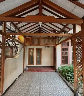 Dijual Rumah di Jl Puter Sektor 5 Bintaro