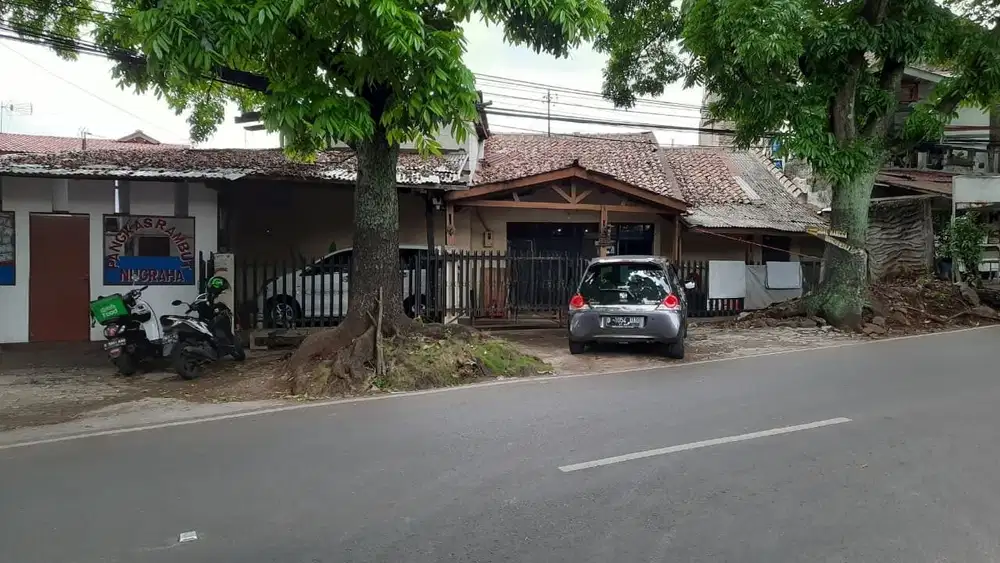 Jual rumah Hitung tanah  Mainroad jl Tubagus Ismail Cocok buat usaha