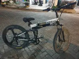 Lankeleisi XT750 Elite White Electric Bike Folding
