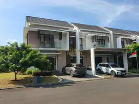 RUMAH SIAP HUNI 2 LANTAI POSISI HOOK DI SUMMARECON BEKASI