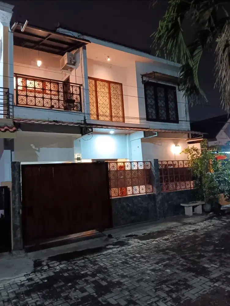 Rumah 2 lantai belakang Fave Hotel Manahan