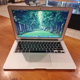 Macbook Air 13 2017 intel Core i5 RAM 8 GB ~ SSD 128 GB