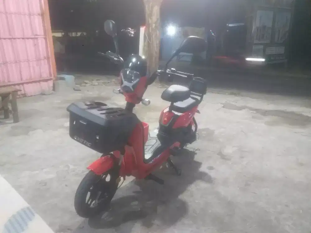 Sepeda Listrik Exotic Groza 180
