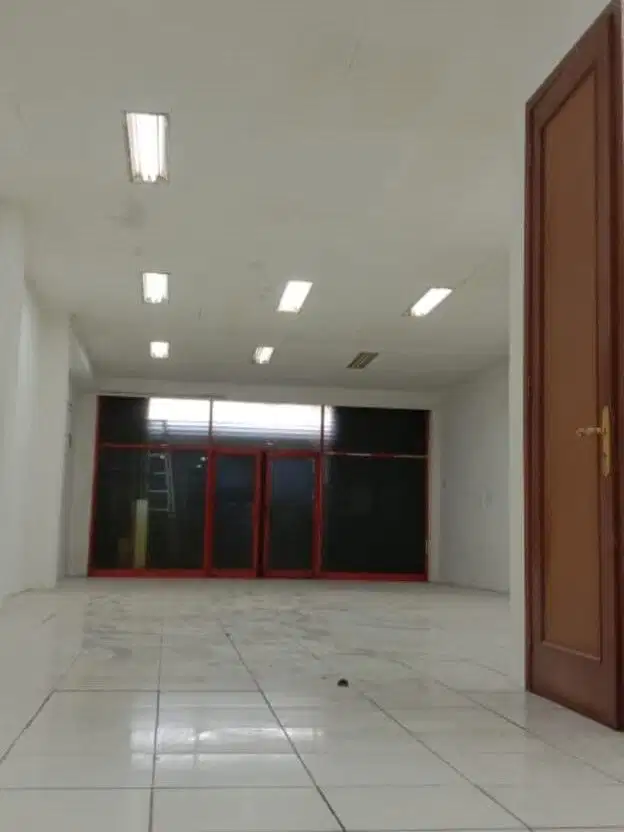 Ruko Kapten Tendean 3 Lantai Siap Pakai