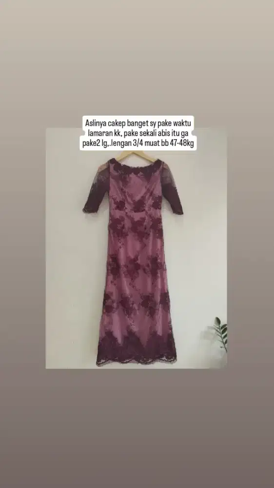 Dress bahan brokat warna Maroon