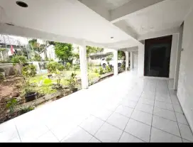 Rumah asri, tenang dan nyaman Kemang