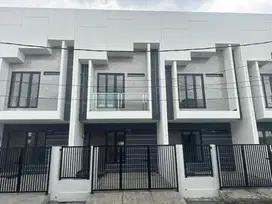 Rumah Rungkut Modern Split Level di Gunung Anyar Tambak Hanya 1 Menit dari Amesta Living