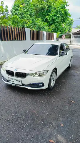BMW 320i 2018 Bensin