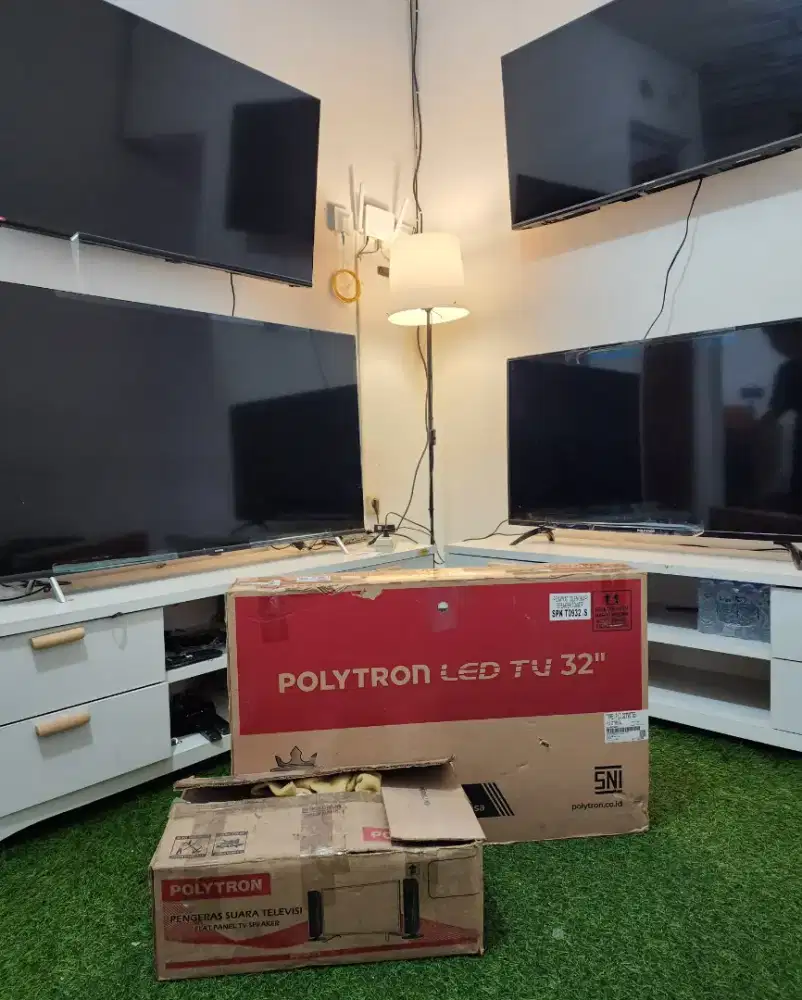 POLYTRON DOUBLE SPEAKER TV 32 INCH , LENGKAP FULLSET , Seperti Baru