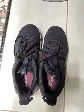 Sepatu second Adidas Skechers Fladeo