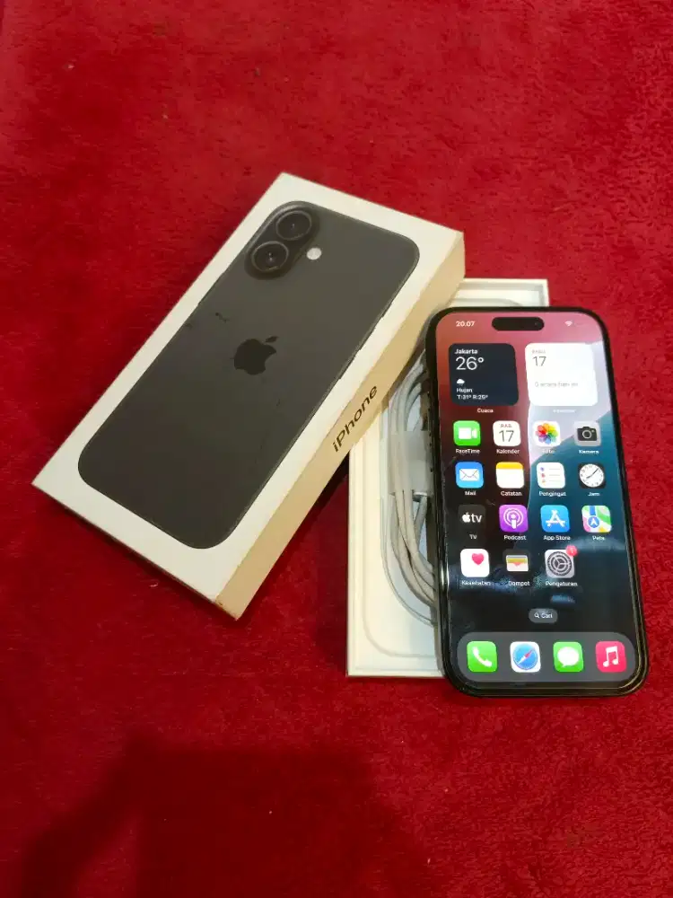 Iphone 16 128 IBOX bh 100 CC 33 black 2bulan pake like new fullset ori
