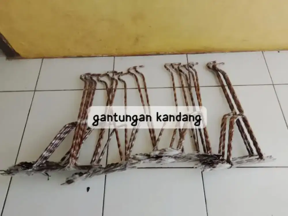 gantungan kandang dan pot tanaman