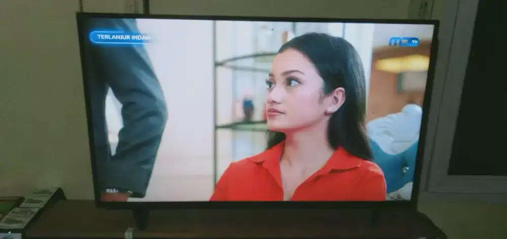 Tv led PANASONIC 43 inci Analog di jual sepaket dgn STB Digitalx