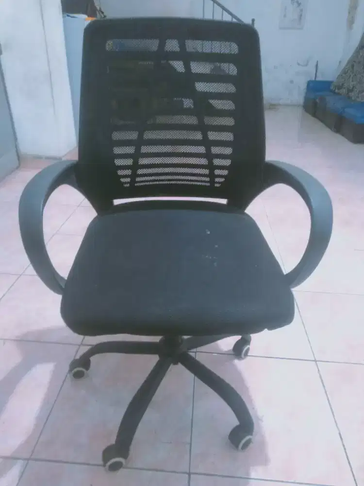 Kursi kerja/belajar masih bagus