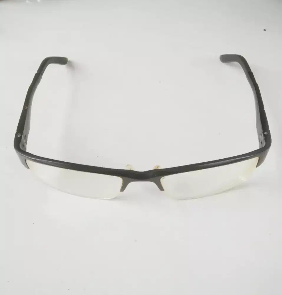 Kacamata Oakley