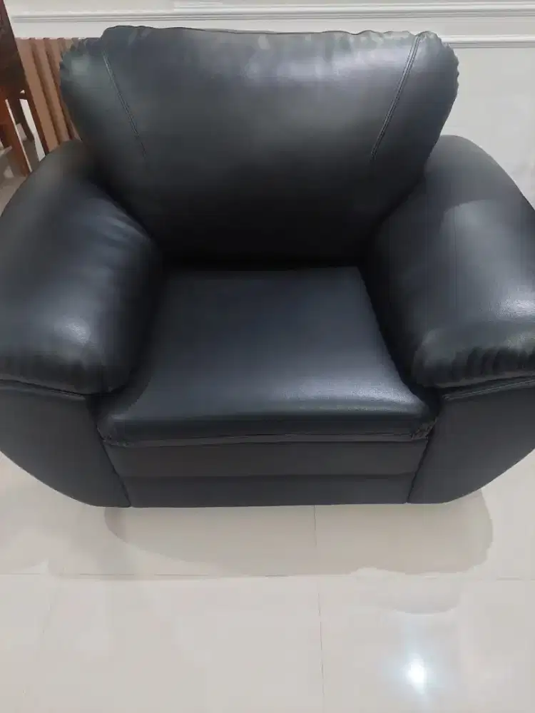 Sofa ruang keluarga