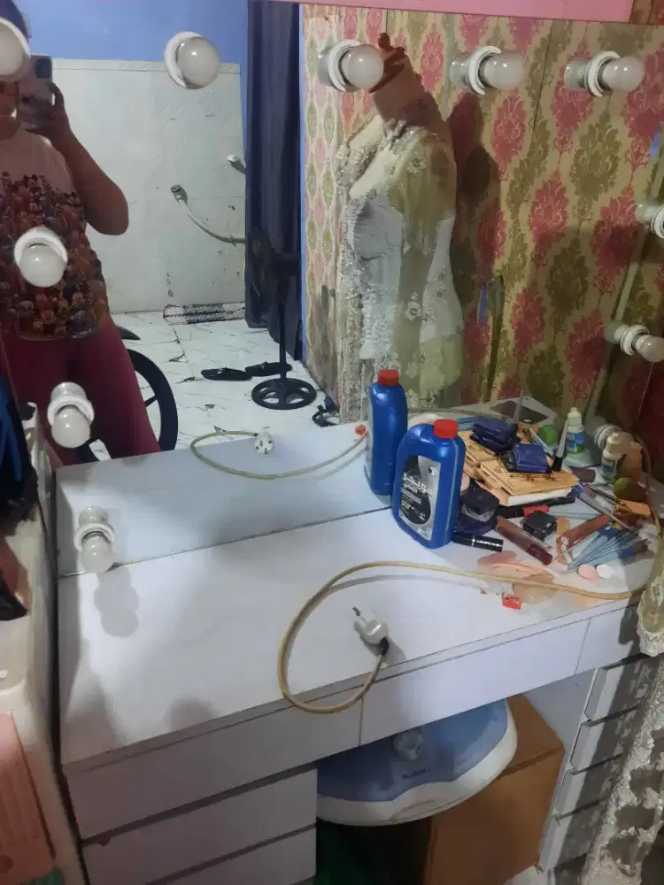 Jual meja rias bekas
