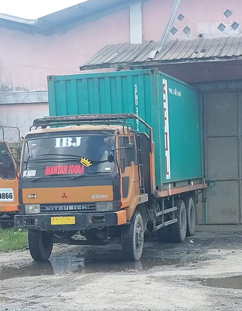 Mitsubishi fuso truck tronton 2003 josss