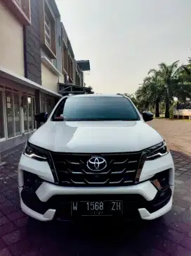 Toyota fortuner gr sport 2022 pmk tgn1