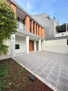 RUMAH BARU 2 LANTAI DESIGN MODERN TROPIS,LEGENDA WISATA CIBUBUR