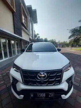 Toyota fortuner gr sport 2022 pmk tgn1
