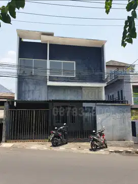 Dijual Rumah Tingkat 2 Lantai Siap Pakai Daerah Gajah Mungkur, Smrg