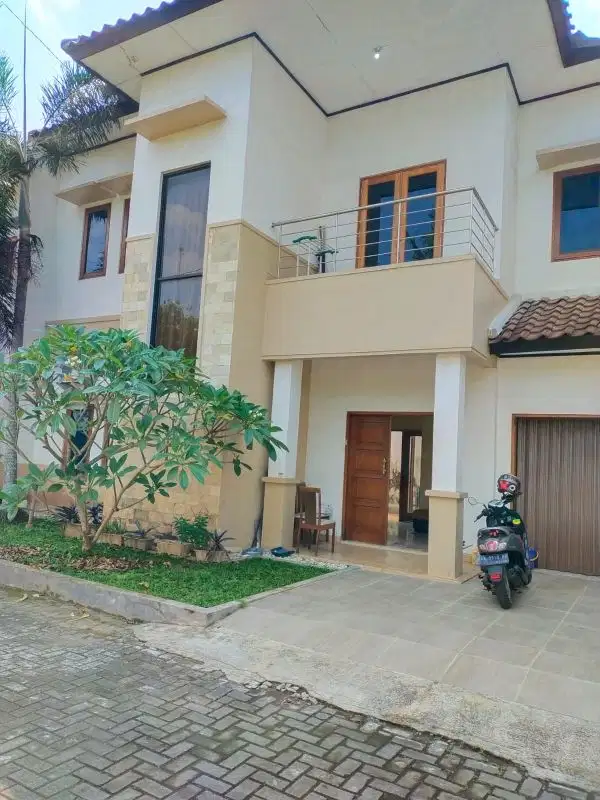 Rumah Dalam Perumahan Dekat Kampus Sanata Dharma Paingan, Sleman