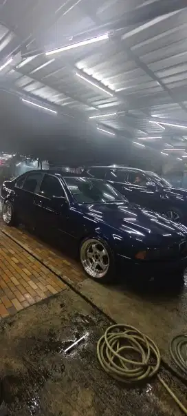 Bmw E39 520i Tahun 2002