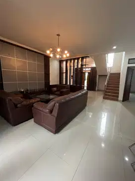 Rumah Mewah Luxury Strategis di Dekat Mall PVJ Bandung Utara